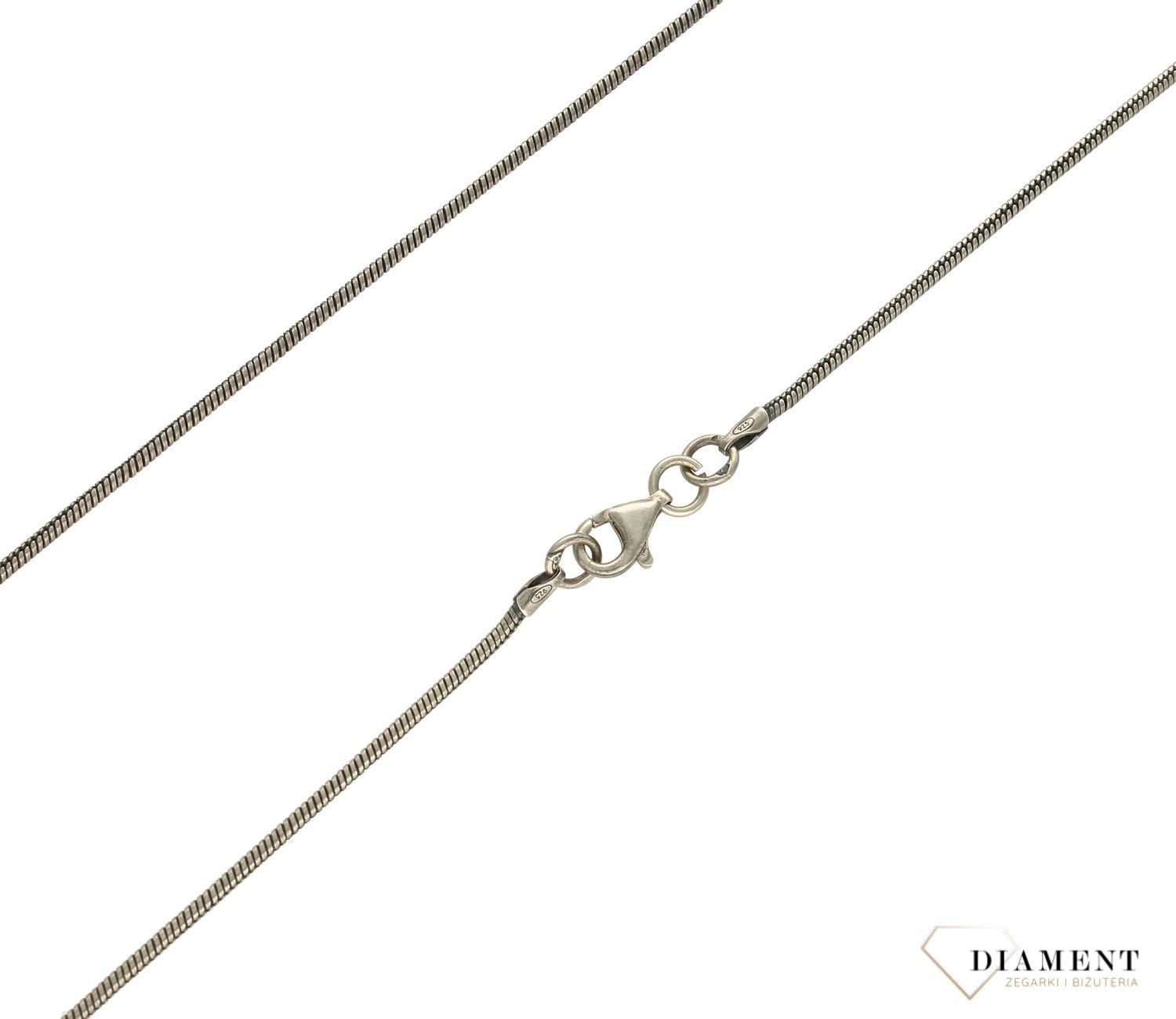 Srebrny łańcuszek 925 rodowana linka 1,6mm DIA-LAN-5882-925.  Klasyczny i uniwersalny łańcuszek lineczka, wykonany ze srebra próby 925 o wadze około 9,56 g. Łańcuszki to uniwersalne dodatki, które sprawdzają się na każdą okazj (1).jpg